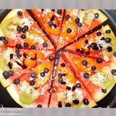 Przepis na 'Pizza' z arbuza - sałatka owocowa 'na wynos'