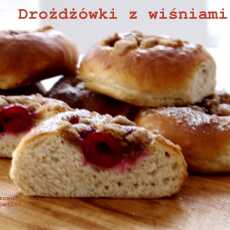 Przepis na Drożdżówki z wiśniami i cynamonową kruszonką