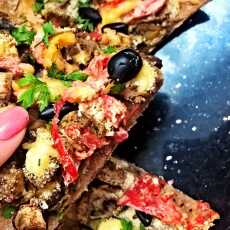 Przepis na Pizza żytnia pieczona na kamieniu