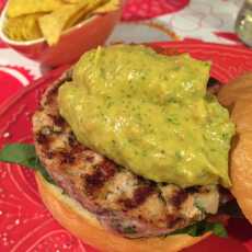 Przepis na Burger po meksykańsku z indyka z guacamole i nachos