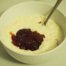 Przepis na Pudding ryżowy z truskawkową konfiturą!