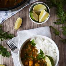 Przepis na Curry ze słodkich ziemniaków z groszkiem i kalafiorem