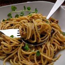 Przepis na Spaghetti z borowikami w sosie śmietanowym z szafranem i oregano.