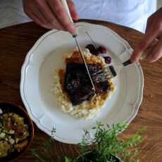 Przepis na Obiady czwartkowe #13: Wiśniowe żeberka + puree z kalafiora + grillowana cukinia i pieczarki z fetą