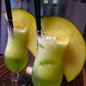 Melon fit smoothie coctail mint