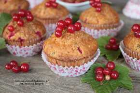 muffinki z czerwoną porzeczką