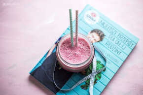 SMOOTHIE JAGLANE Z MALINAMI