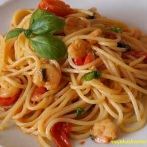 spaghetti z pomidorkami
