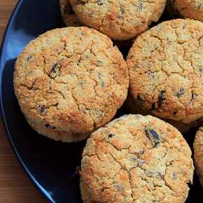 Millet cookies with coconut and seeds