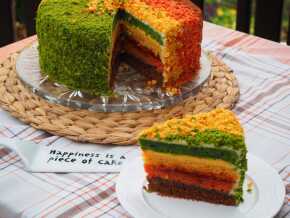 kolorowy wegański tort
