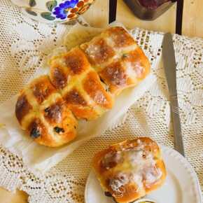 hot cross buns