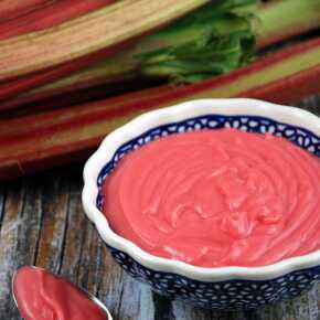 Rhubarb curd