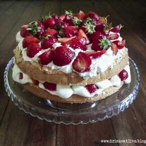 swedisch summer strawberry cake