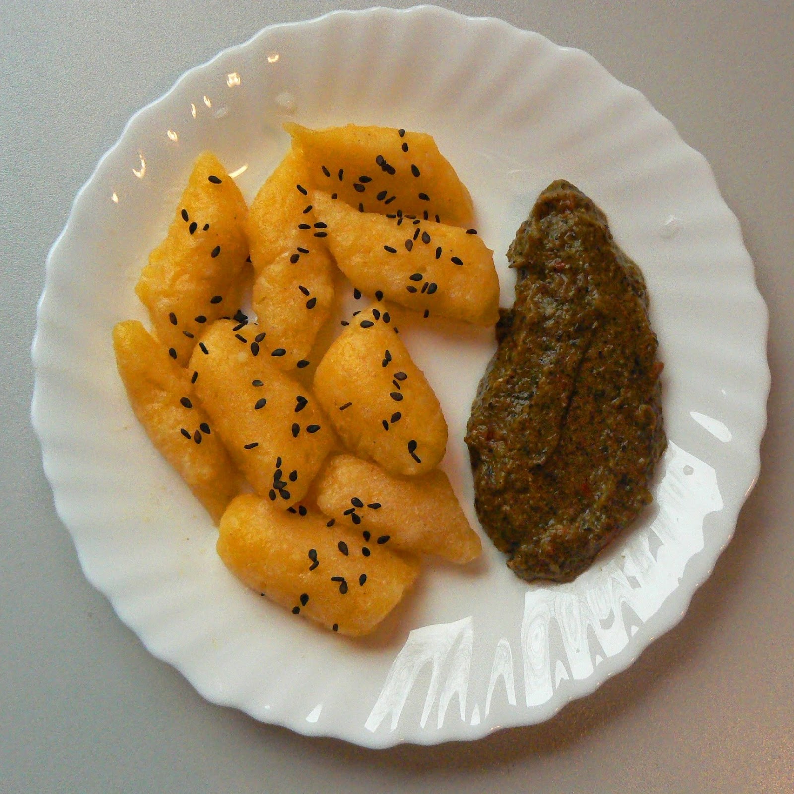 Dyniowe kopytka z sosem paprykowym / Pumpkin dumplings with red pepper sauce