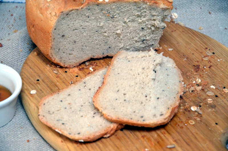 Chleb pszenno-żytnio-orkiszowy na drożdżach, pieczony w garnku