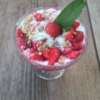 Eton mess z jogurtem – smakowity bałagan