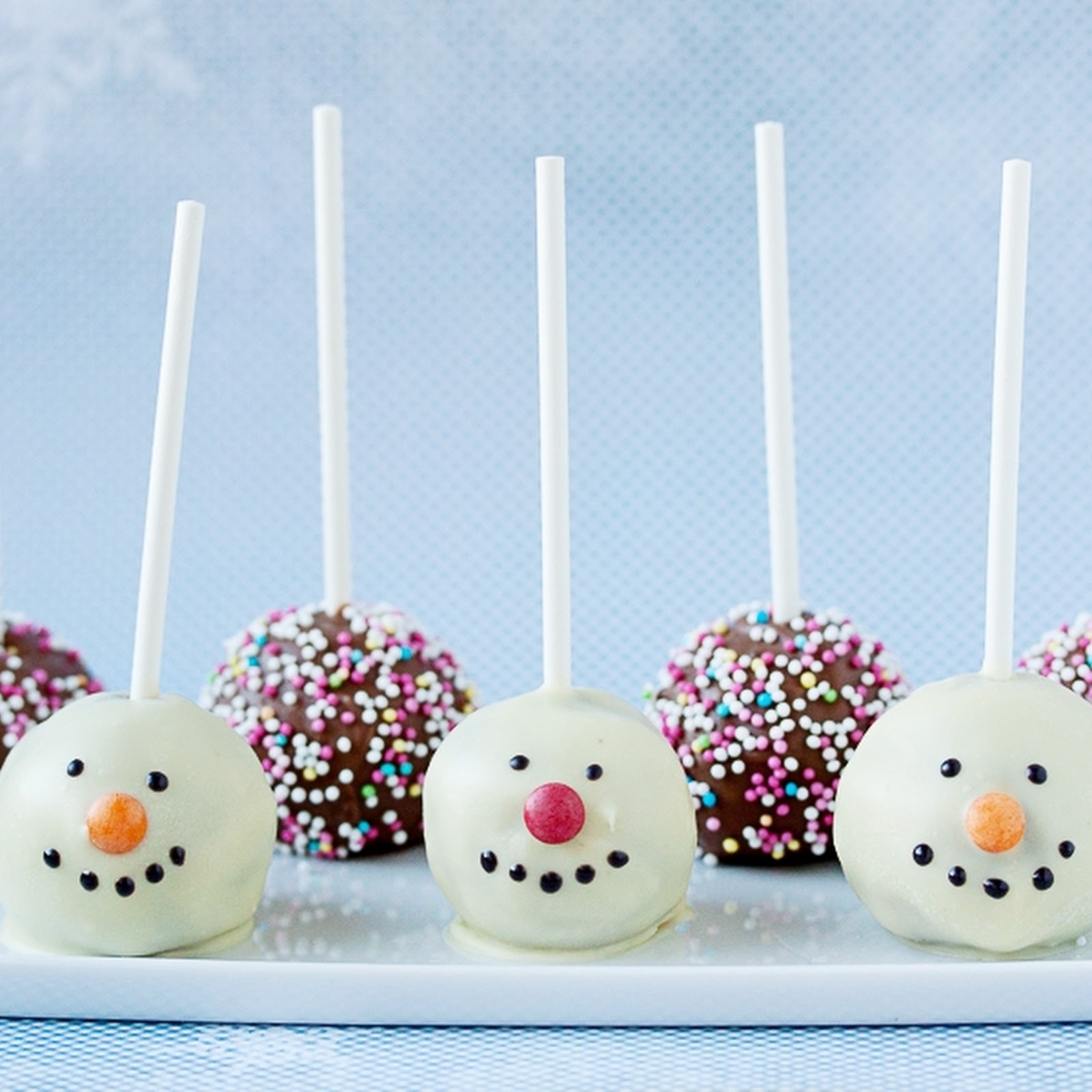 Bałwanki cake pops