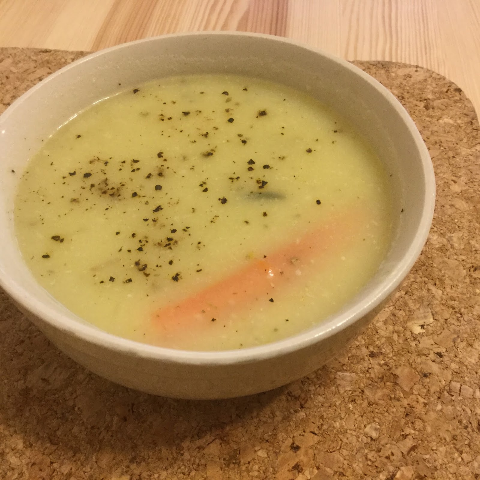 Zupa krem z pieczonego czosnku i pora