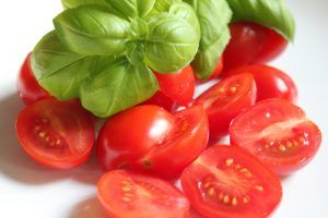 Makaron idealny na lato: pomidory i szpinak