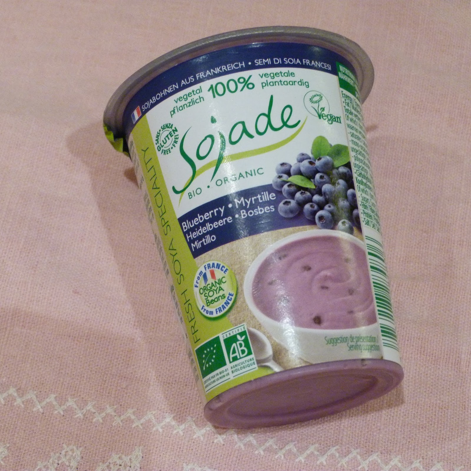 Jogurt sojowy jagodowy Sojade