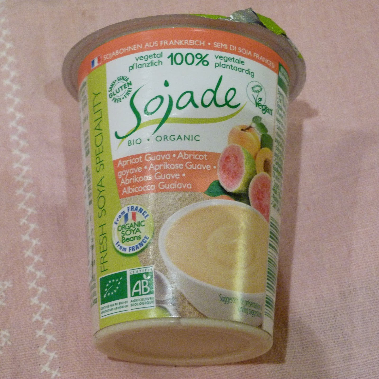 Jogurt sojowy Sojade Morela Guawa