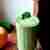 Zielony koktajl z białkiem konopnym, macą i bazylią