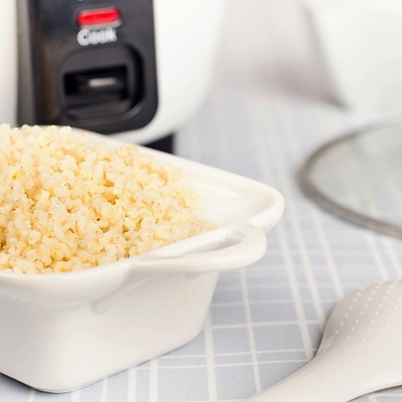 Garnek do gotowania ryżu czyli rice cooker 