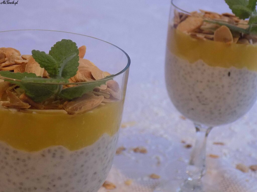 Kokosowy pudding z nasionami chia i mango