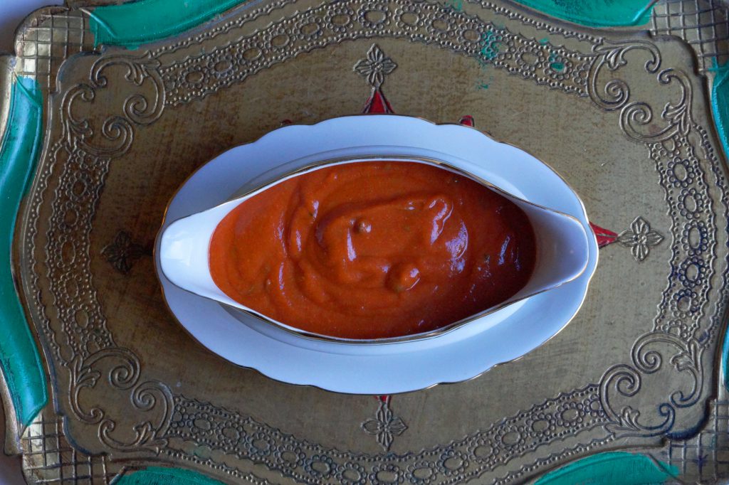 Uniwersalny wegański kremowy sos pomidorowy