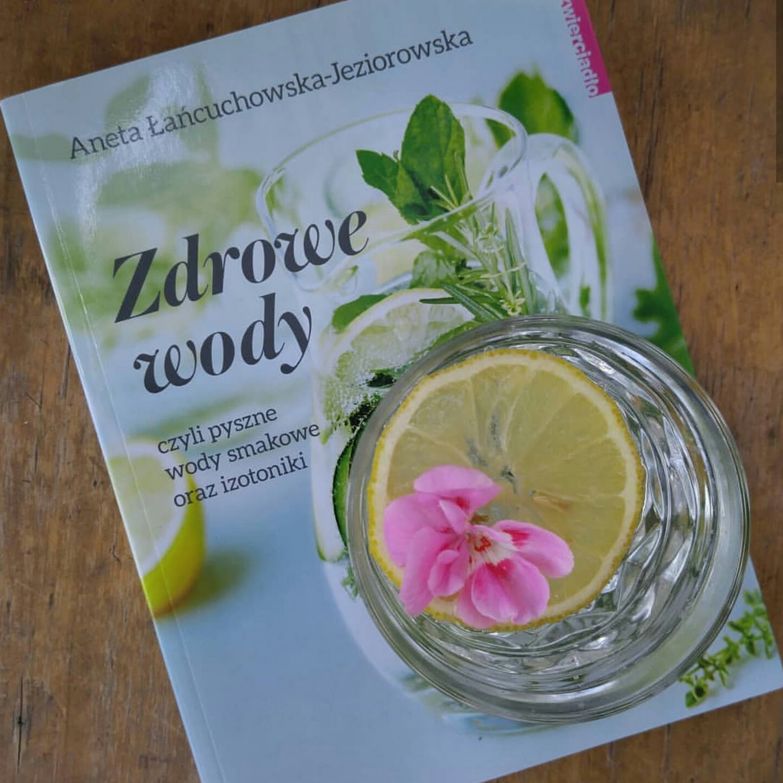 ZDROWE WODY. RECENZJA KSIĄŻKI. 