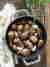 Topinambur albo karczoch jerozolimski pieczony z czosnkiem i tymiankiem. Sezonowo od A do M