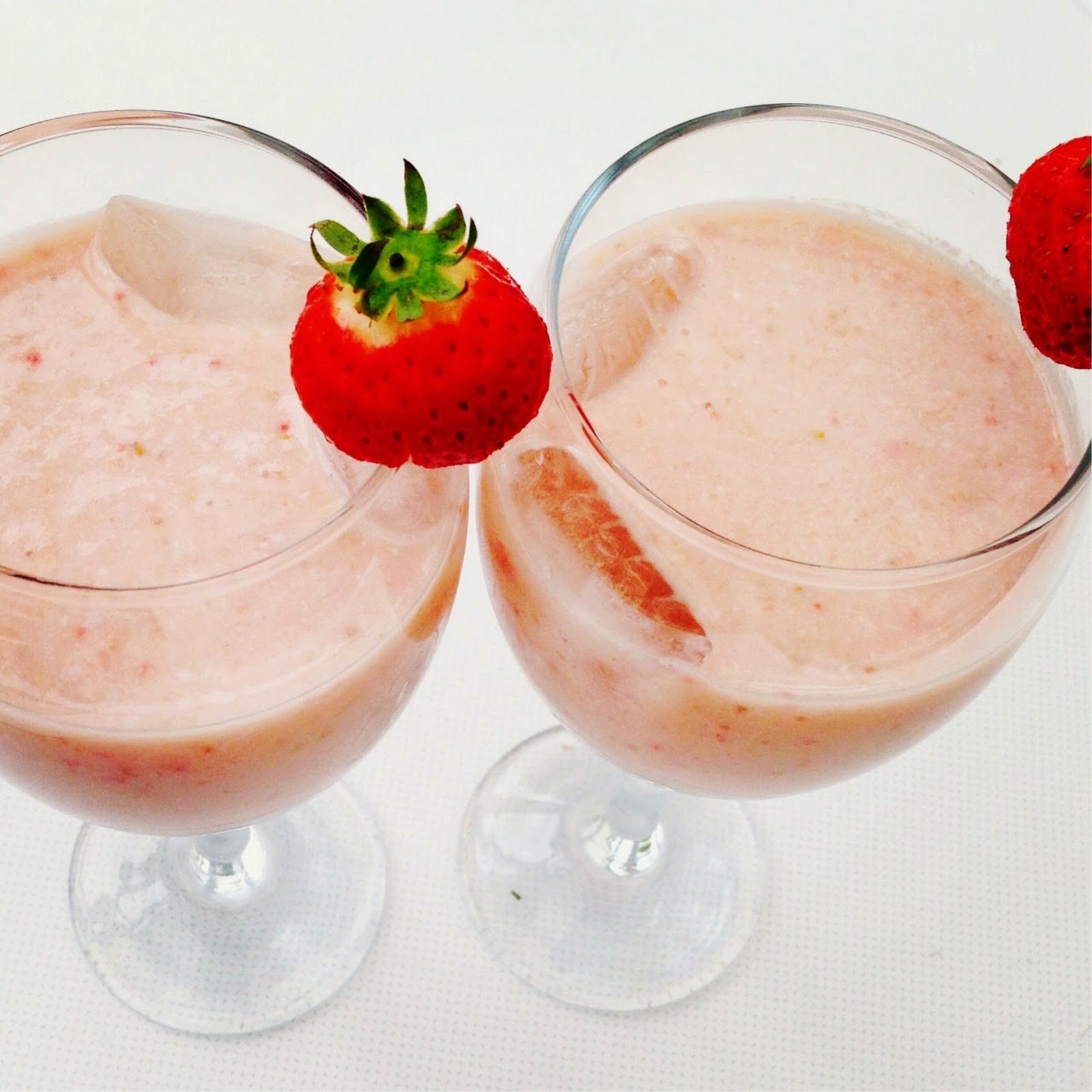 Smoothie truskawkowo-bananowo-kokosowe