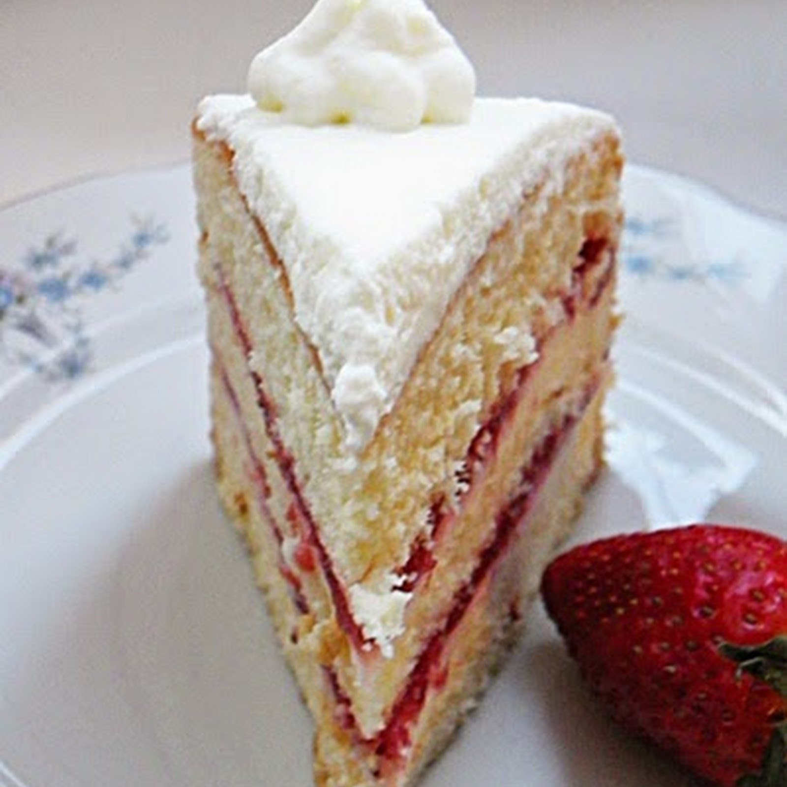 Tort Biała Truskawka