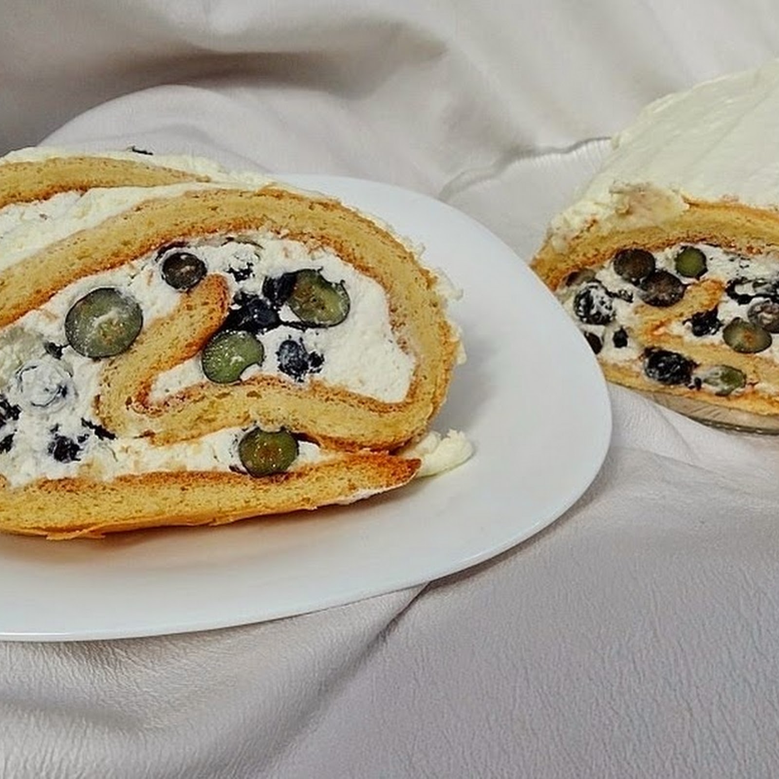 Rolada z borówkami / Blueberry roulade