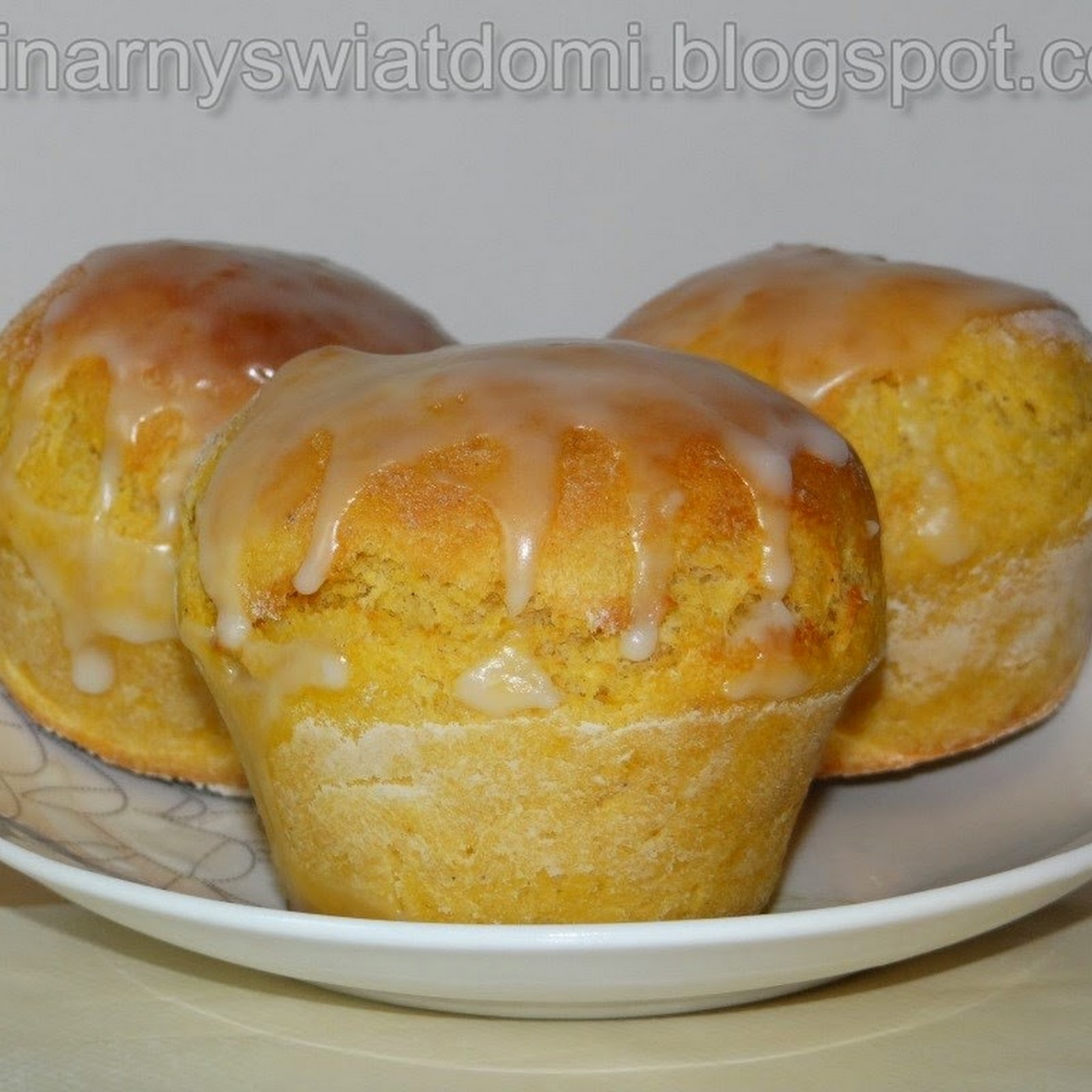 Dyniowe muffinki z pomarańczowym lukrem