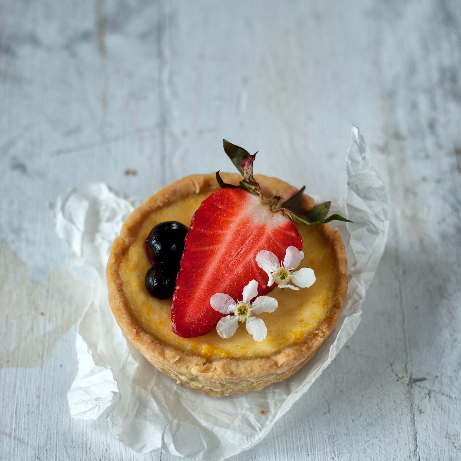 Tarteletki owocowe z pomarańczowym budyniem