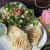 Grillowane tortille z twarogowo-ziołową pastą, fetą i warzywami z sałatką z maślankowym dressingiem
