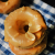Pieczone donuty bananowe z glazurą orzechową