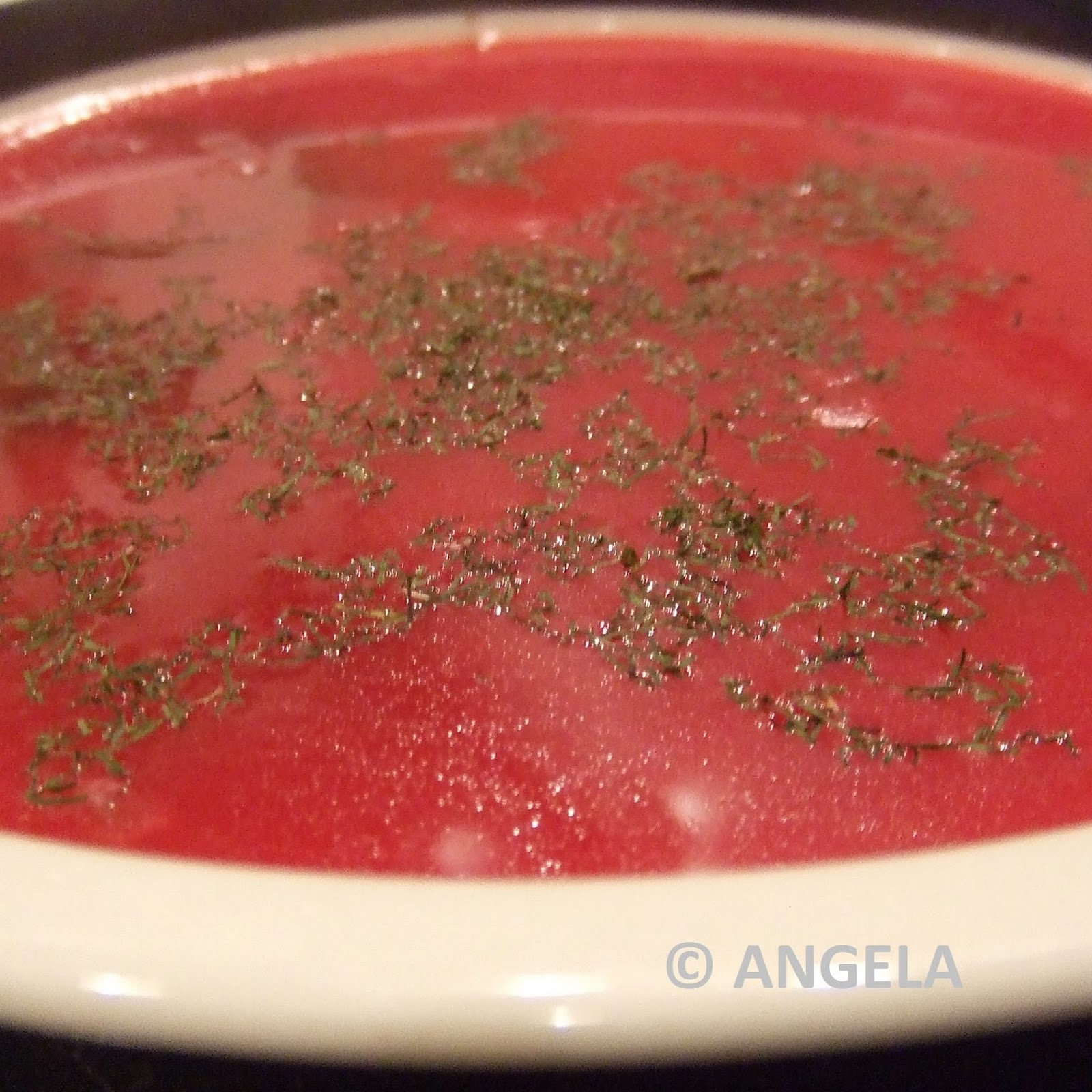 Barszcz z botwinką - Borsh (beetroot with leaves soup) - Minestrone polacco con le barbe rosse con le foglie