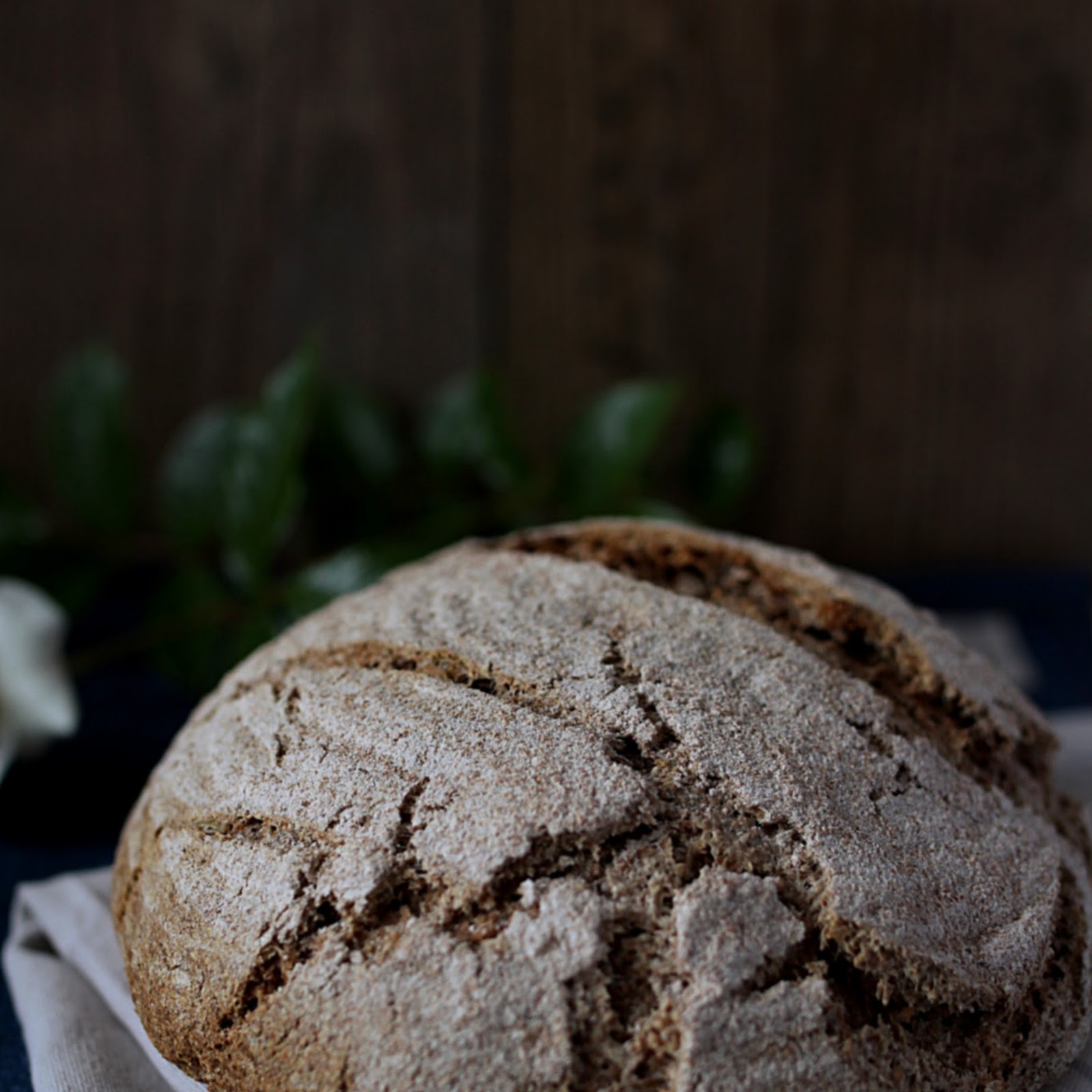 Chleb pszenno-żytni z pestkami dyni