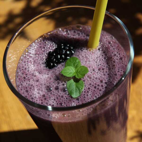 KOKTAJL JERZYNOWO-GRUSZKOWY / BLACKBERRY AND PEAR SMOOTHIE