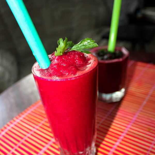 Witaminowy smoothie buraczkowy