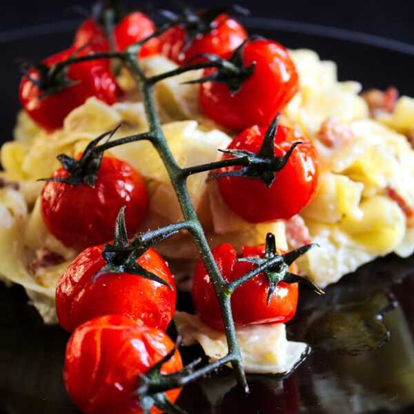 Tagliatelle z mascarpone i pomidorkami koktajlowymi