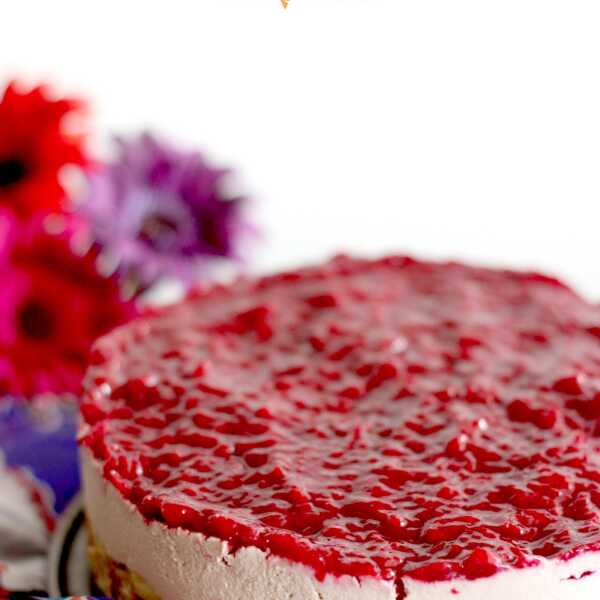 Wegański sernik (nernik) z nerkowców z polewą wiśniową bez pieczenia / Vegan Cashew Cheesecake With Cherry Jam 