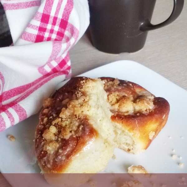 Szwedzkie bułeczki cynamonoce (Kanelbullar) - lepsze, niż w Cinnabon:)