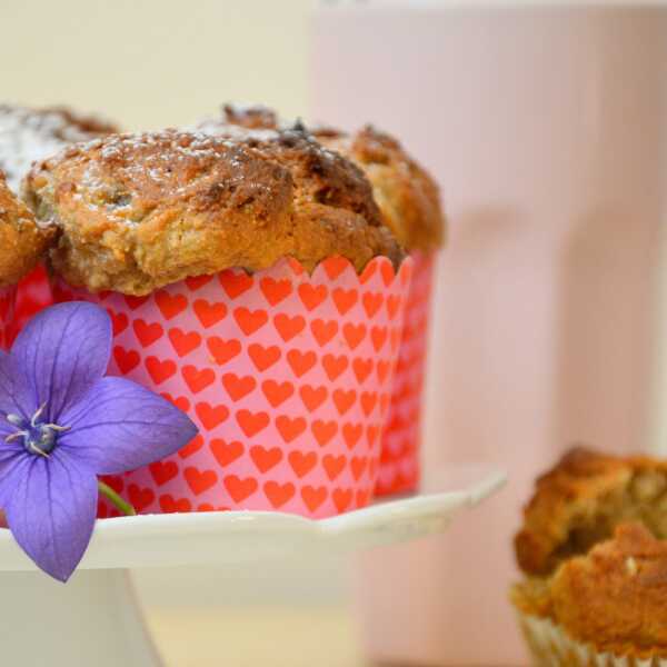 Jogurtowe muffiny z karmelizowanymi bananami czyli mleczne śniadanie na rozpoczęcie roku szkolnego