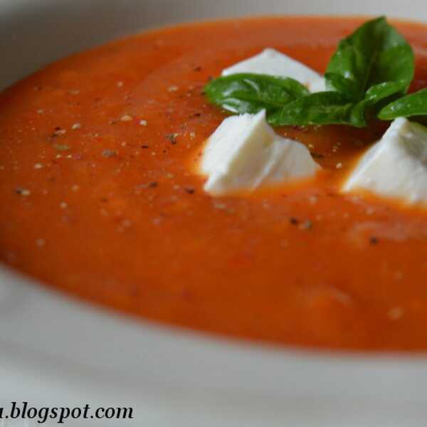 Zupa krem z pieczonych pomidorów i papryk