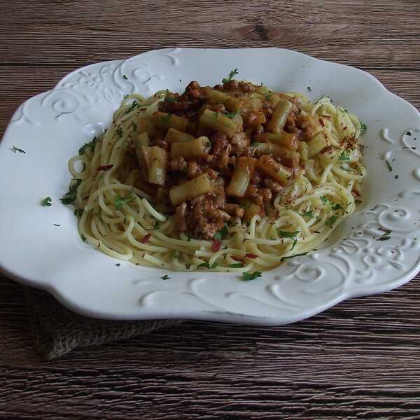 Spaghetti ala bolognese z fasolką szparagową 