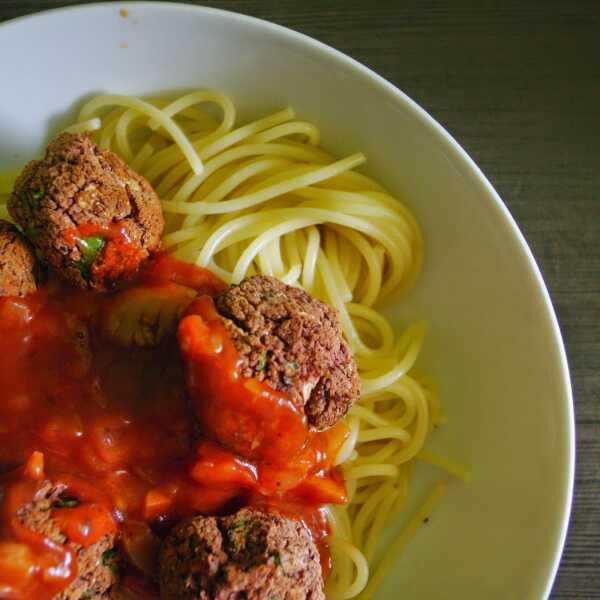  Wegańskie spaghetti z klopsami / Vegan spaghetti with bean balls 