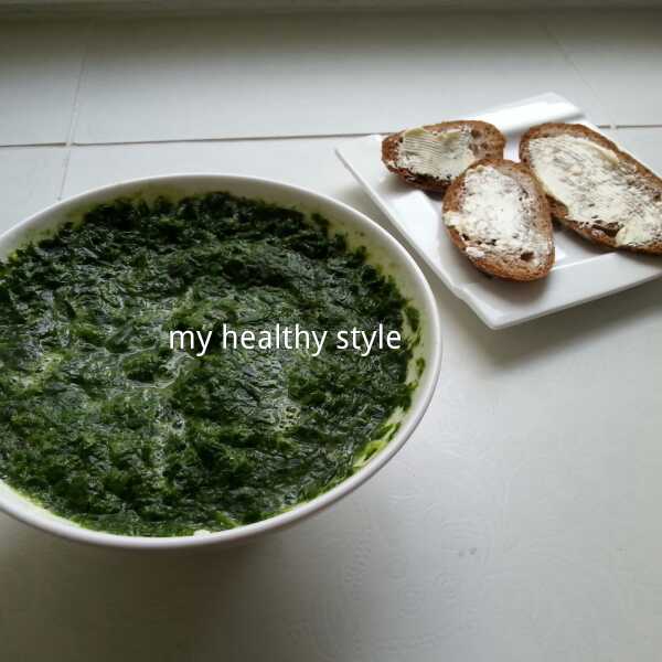 Zielona zupa krem ze szpinaku